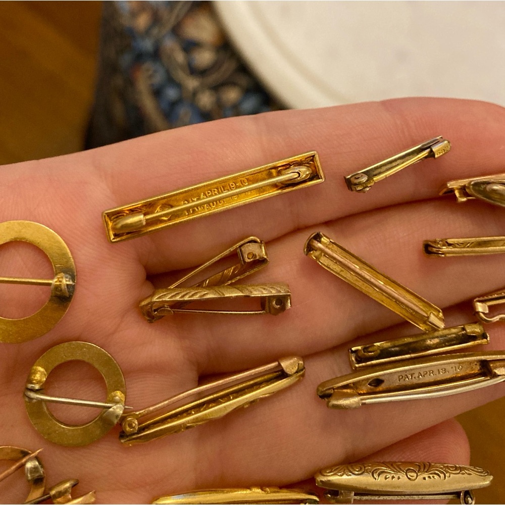 Antique Victorian & Edwardian Etched Designs Lingerie Pin Lot - Picture 4 of 6